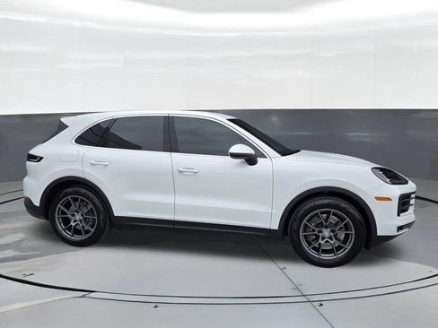 Certified 2024 Porsche Cayenne AWD/4WD image 7