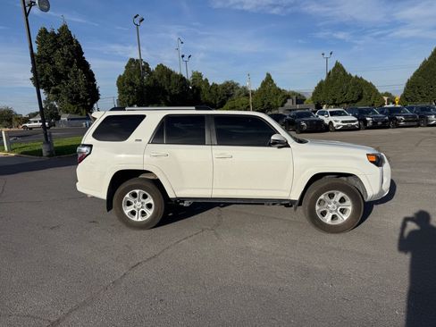 Used 2023 Toyota 4Runner SR5 Premium w/ Moonroof Package AWD/4WD image 6