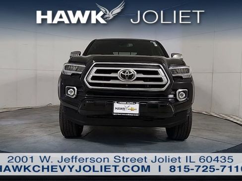 Used 2020 Toyota Tacoma Limited AWD/4WD image 3