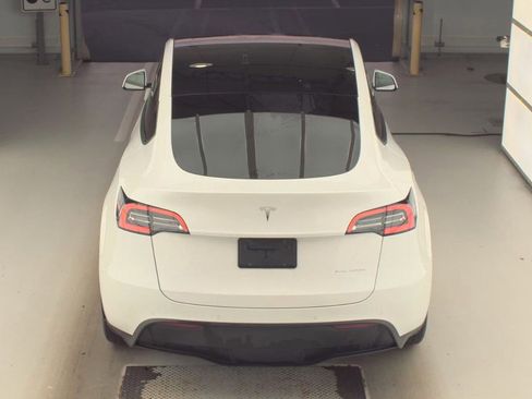 Used 2021 Tesla Model Y Long Range AWD/4WD image 5