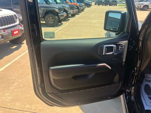 New 2026 Jeep Wrangler Unlimited Rubicon w/ Xtreme 35 Tire Package AWD/4WD image 9