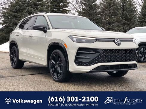 New 2026 Volkswagen Tiguan SE R-Line image 1