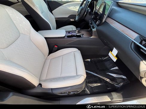 New 2026 Lexus RX 450h AWD image 11