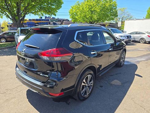 Used 2019 Nissan Rogue SV w/ Premium Package AWD/4WD image 4