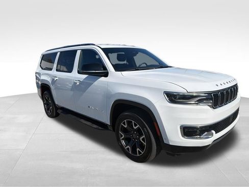 Used 2024 Jeep Wagoneer L Series III w/ Flexible Seating Group image 8