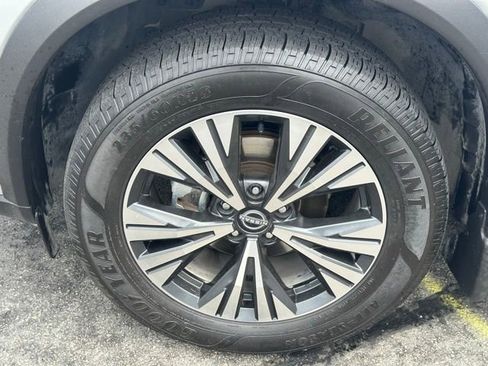 Used 2023 Nissan Rogue SV AWD/4WD image 13