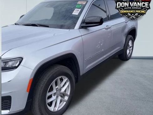 Used 2024 Jeep Grand Cherokee L Laredo image 1