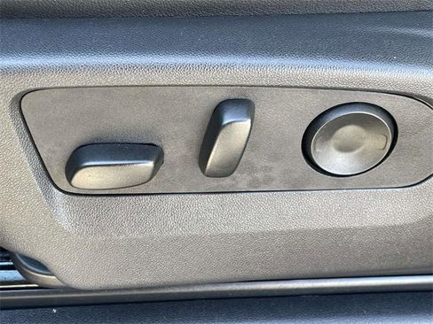 Used 2025 GMC Sierra 1500 SLT image 25