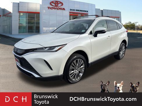 Used 2022 Toyota Venza XLE image 1