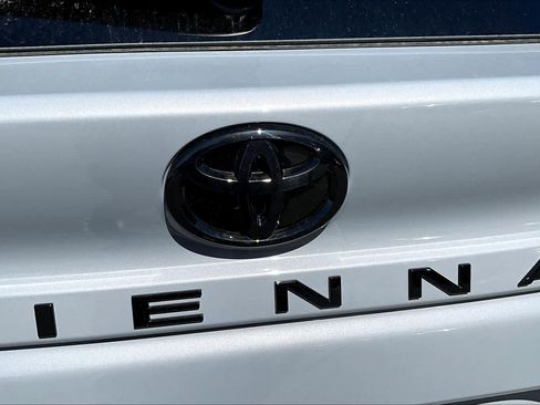 New 2026 Toyota Sienna XLE Woodland Edition AWD/4WD image 15