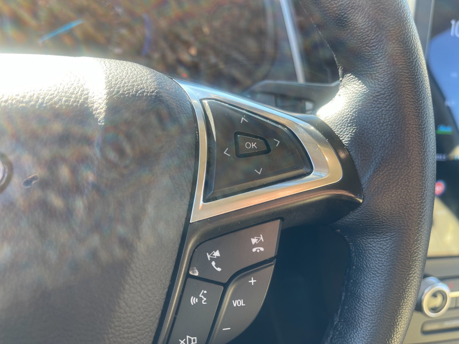 Used 2024 Ford Edge SEL AWD/4WD image 29