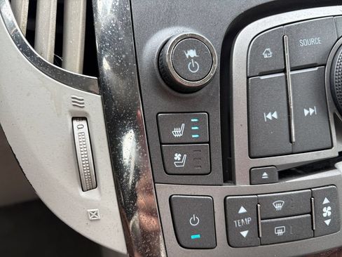 Used 2013 Buick LaCrosse Premium FWD image 31