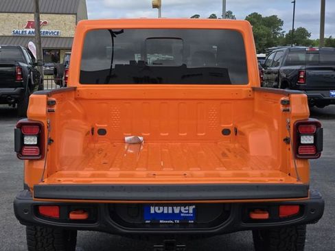 New 2025 Jeep Gladiator Mojave image 9