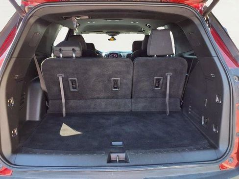 Used 2023 Chevrolet Traverse LT w/ Rear Camera Mirror Package AWD/4WD image 6