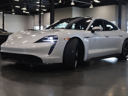 Used 2020 Porsche Taycan Turbo S image 3