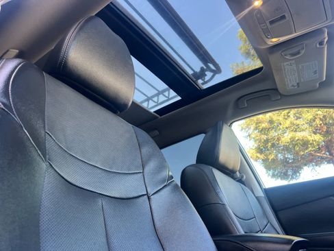 Used 2016 Nissan Rogue SL w/ SL Premium Package image 18