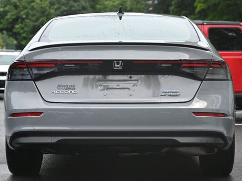 Used 2024 Honda Accord Sport image 4