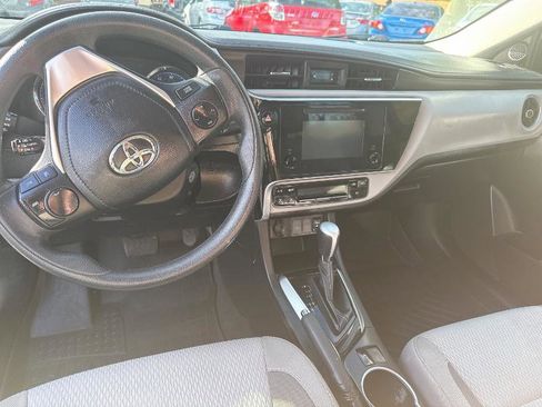 Used 2019 Toyota Corolla LE image 11