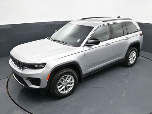 New 2026 Jeep Grand Cherokee Laredo X AWD/4WD image 34