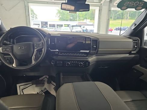 Certified 2025 Chevrolet Silverado 2500 ZR2 AWD/4WD image 11