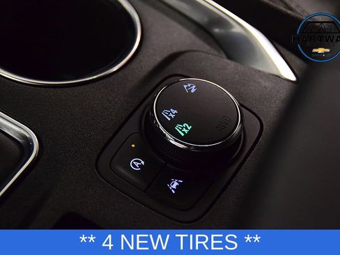 Used 2023 Chevrolet Traverse LT AWD/4WD image 26