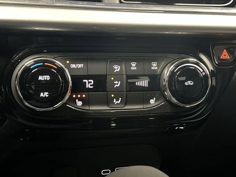 New 2026 Chevrolet Trax LT w/ LT Convenience Package FWD image 17
