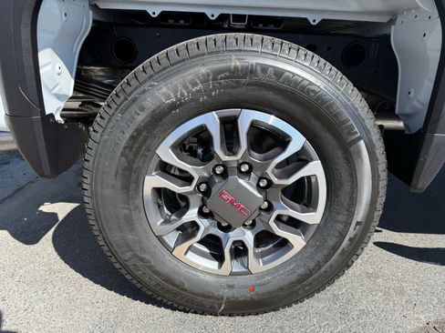 New 2026 GMC Sierra 2500 SLE AWD/4WD image 11