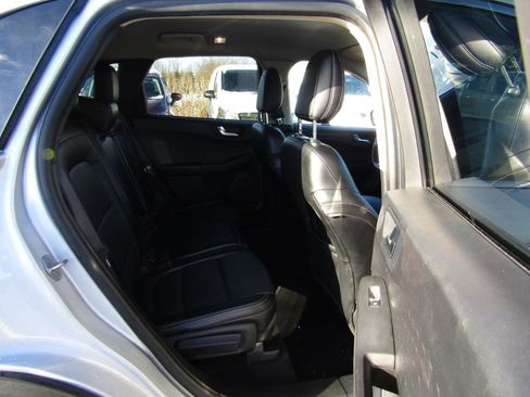 Used 2020 Ford Escape Titanium AWD/4WD image 25