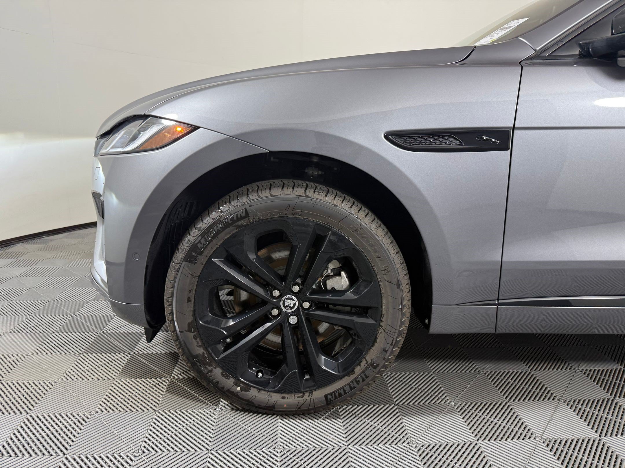 New 2026 Jaguar F-PACE R-Dynamic S AWD/4WD image 13