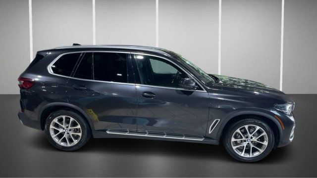Used 2023 BMW X5 xDrive40i AWD/4WD image 4