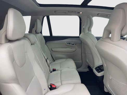 Used 2022 Volvo XC90 T5 Momentum w/ Climate Package FWD image 48