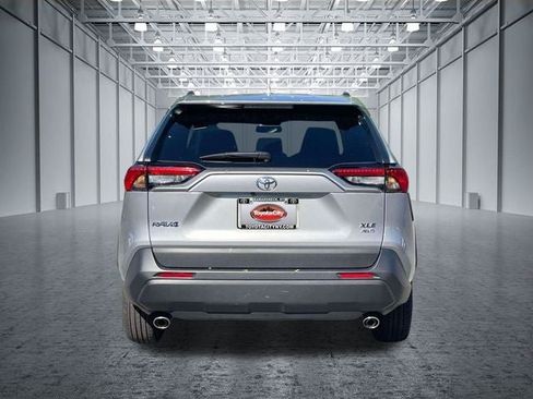 Certified 2025 Toyota RAV4 XLE AWD/4WD image 9