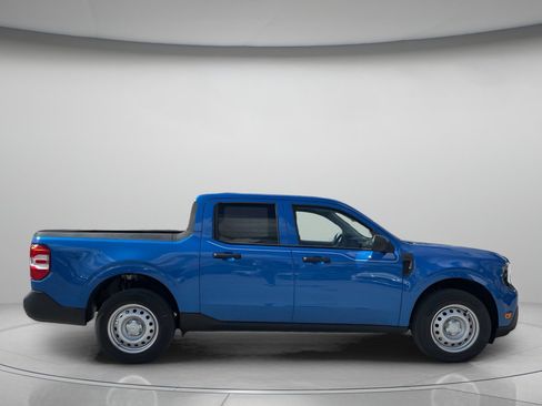 Used 2025 Ford Maverick XL w/ 4K Tow Package image 2