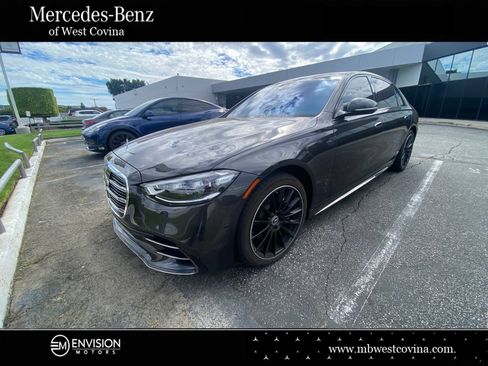 Used 2023 Mercedes-Benz S 500 4MATIC image 1