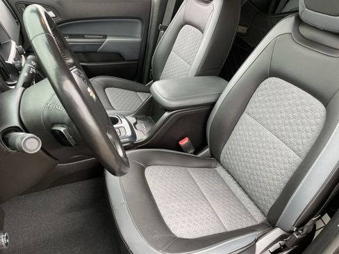 Used 2022 Chevrolet Colorado Z71 w/ Z71 Midnight Edition image 18