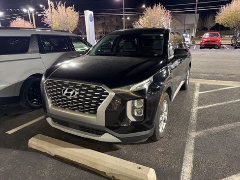 Used 2020 Hyundai Palisade SE image 2