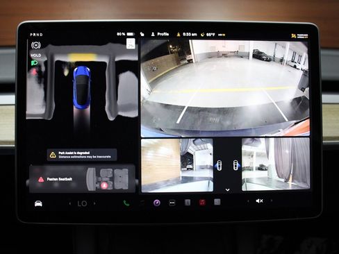 Used 2023 Tesla Model 3 Standard Range image 17