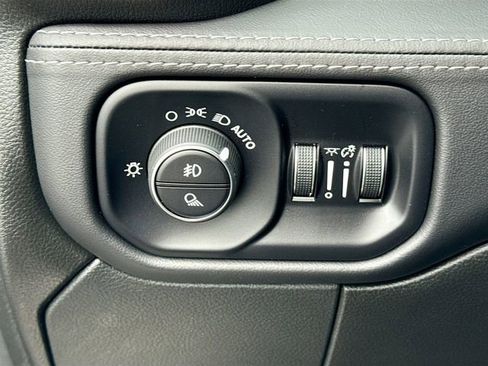 Used 2022 RAM 3500 Limited image 12