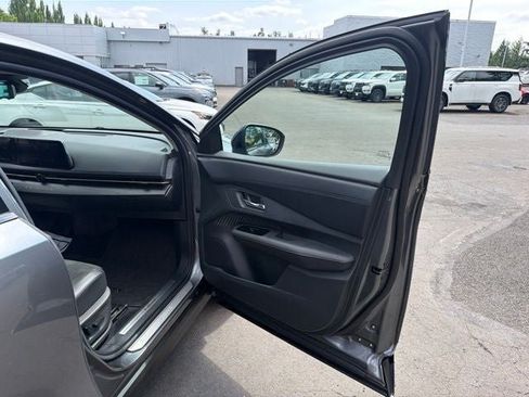 Used 2023 Nissan Ariya AWD image 17