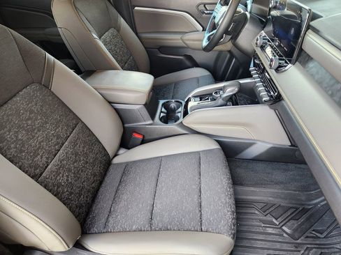 Used 2024 Chevrolet Colorado ZR2 w/ Safety Package image 14