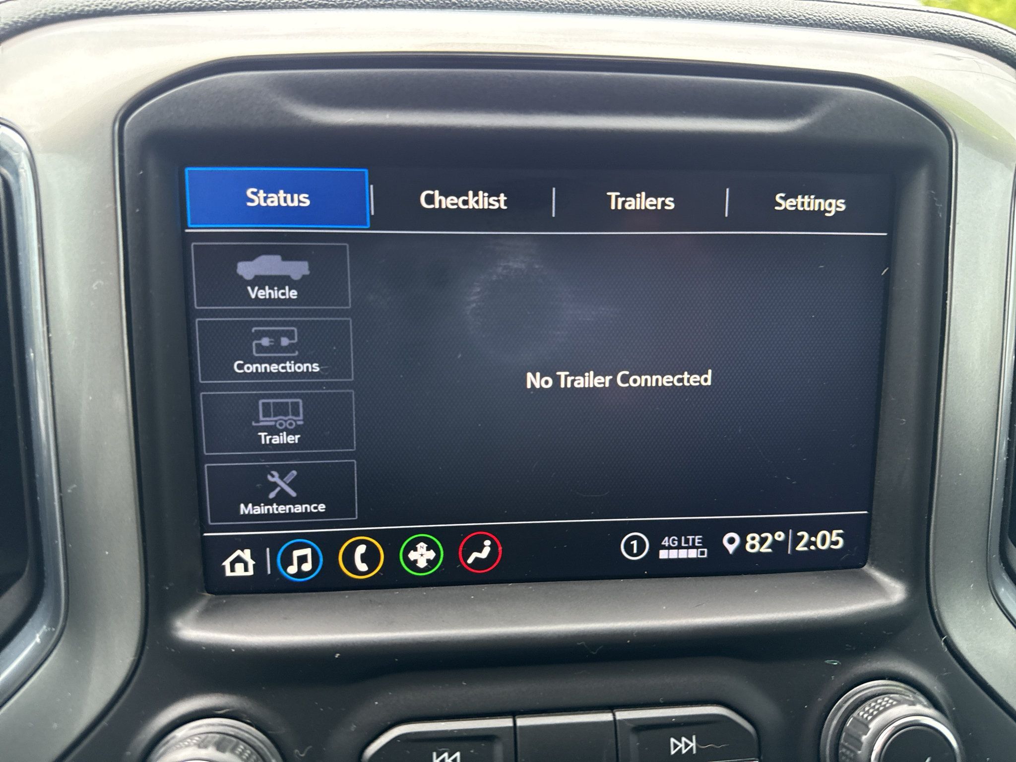 Used 2020 Chevrolet Silverado 1500 LT Trail Boss w/ Midnight Edition AWD/4WD image 28