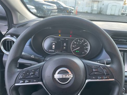 Used 2025 Nissan Versa SV FWD image 25