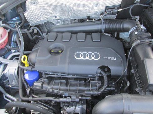 Used 2017 Audi Q3 2.0T Premium Plus w/ Premium Plus Package FWD image 20