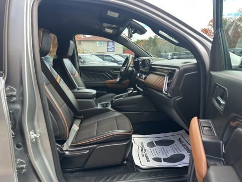 Used 2023 GMC Canyon AT4 image 27