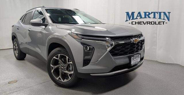 New 2026 Chevrolet Trax LT w/ Sunroof Package FWD image 1