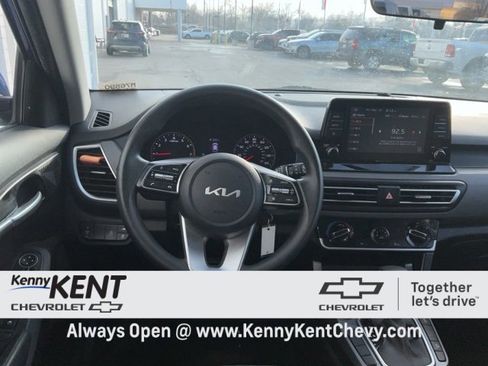Used 2023 Kia Seltos LX image 15