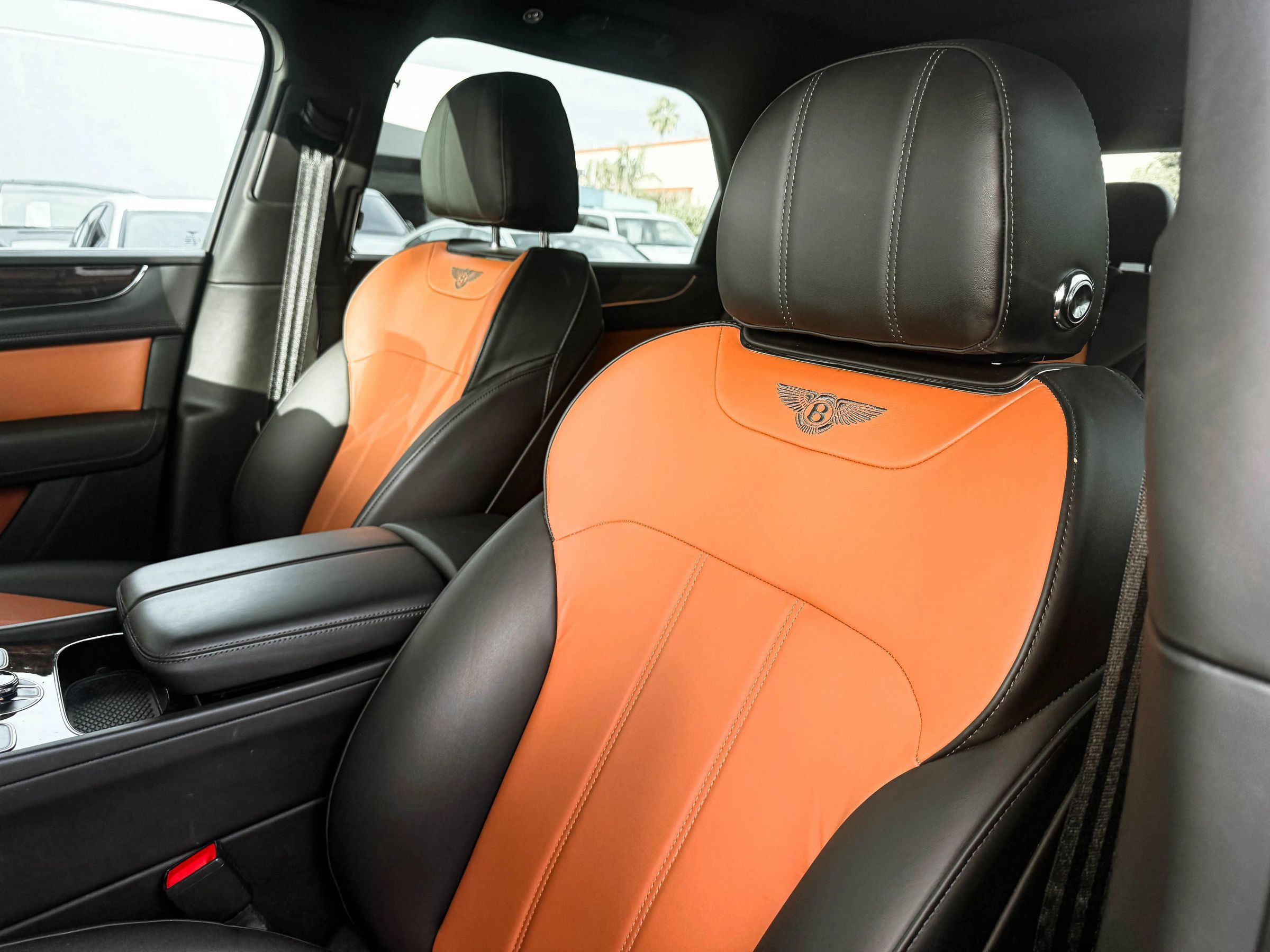 Used 2020 Bentley Bentayga AWD/4WD image 23