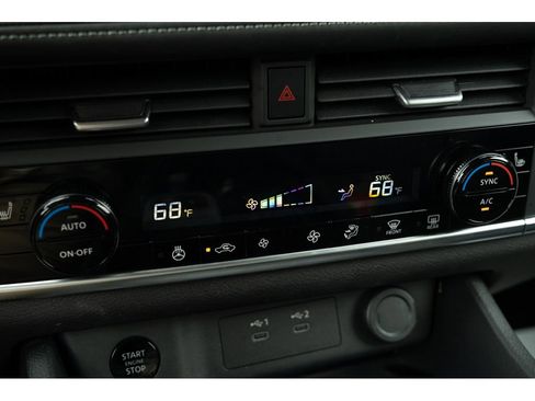 Used 2025 Nissan Rogue SV w/ SV Premium Package FWD image 30