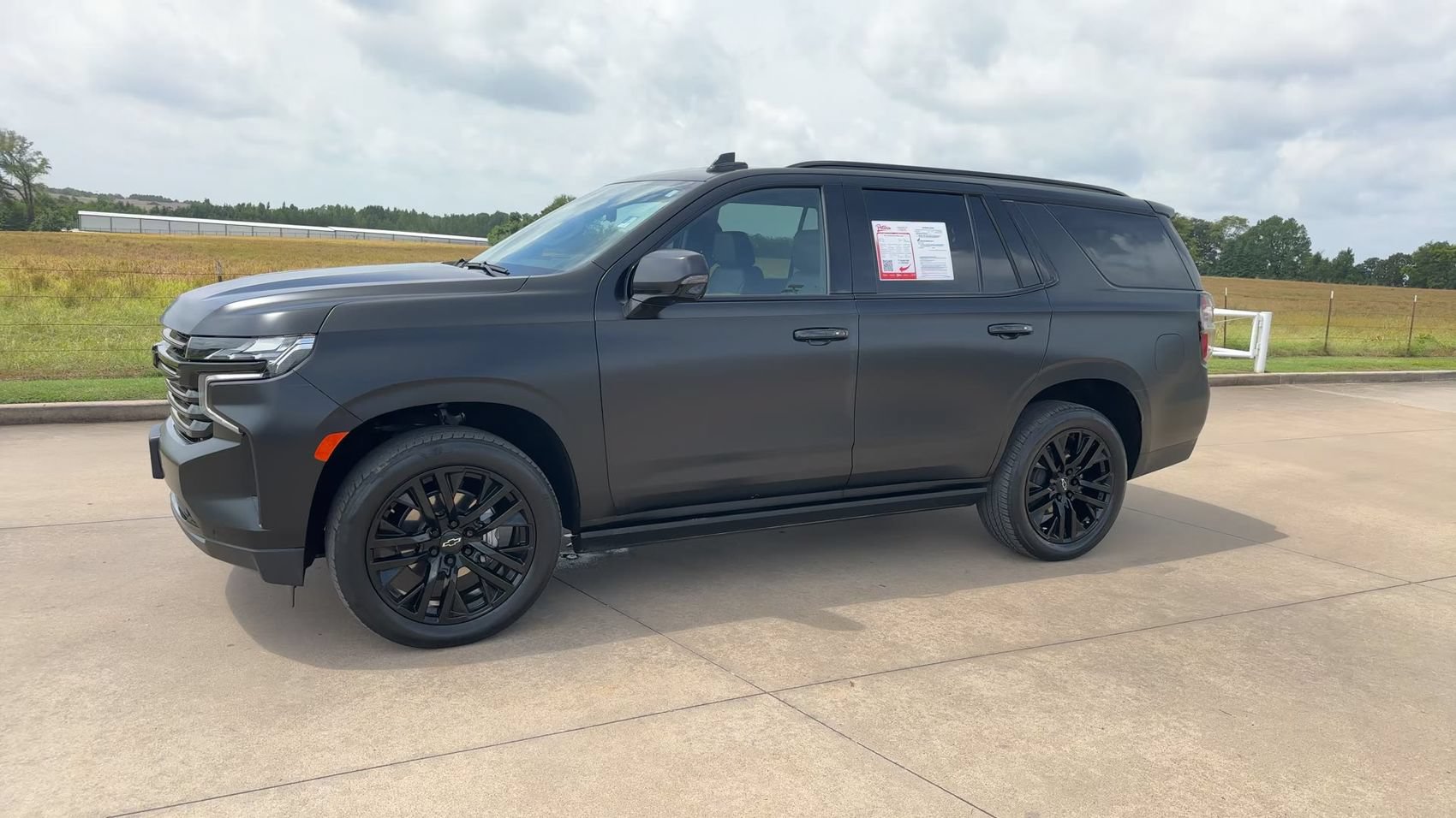 Used 2024 Chevrolet Tahoe High Country RWD image 4