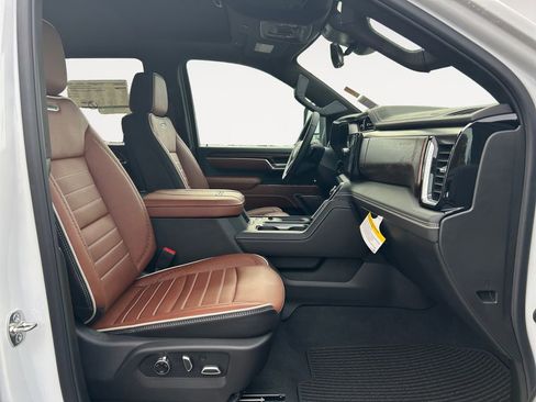 New 2025 GMC Sierra 2500 Denali Ultimate w/ Max Trailering Package image 10